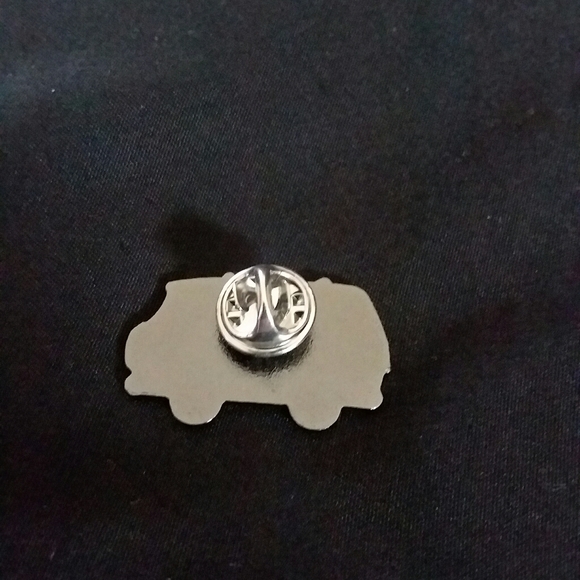 Mystery Machine Brooch - Picture 2 of 2